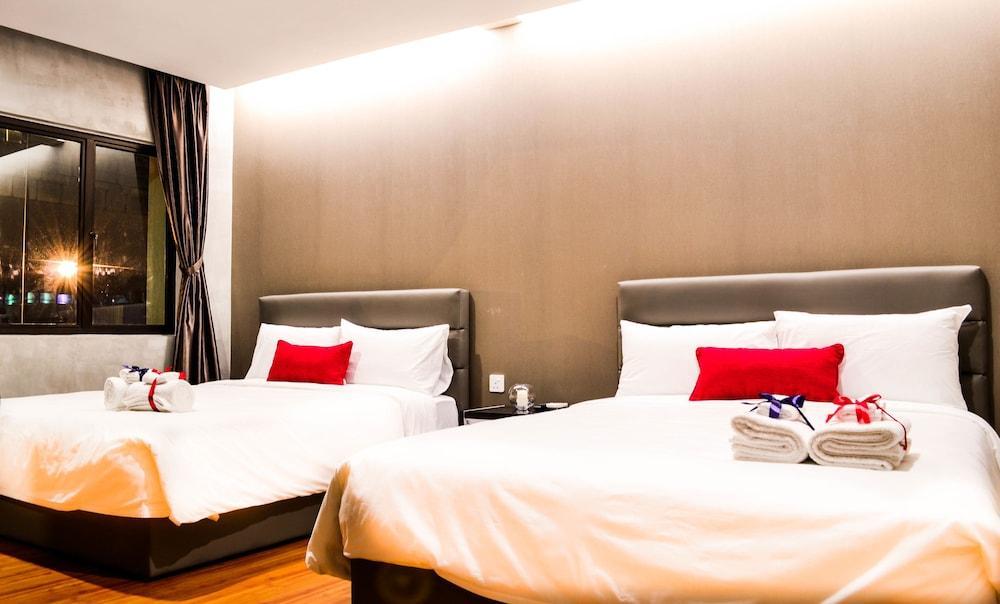 Insta Hotel