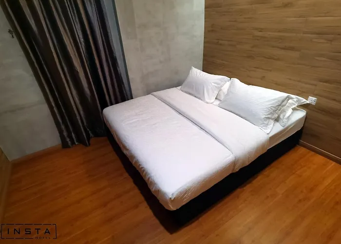 Insta Hotel