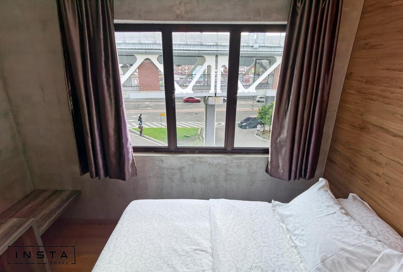 Insta Hotel