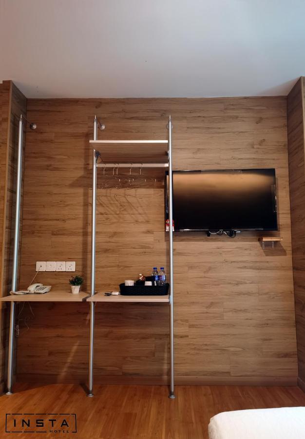 Insta Hotel