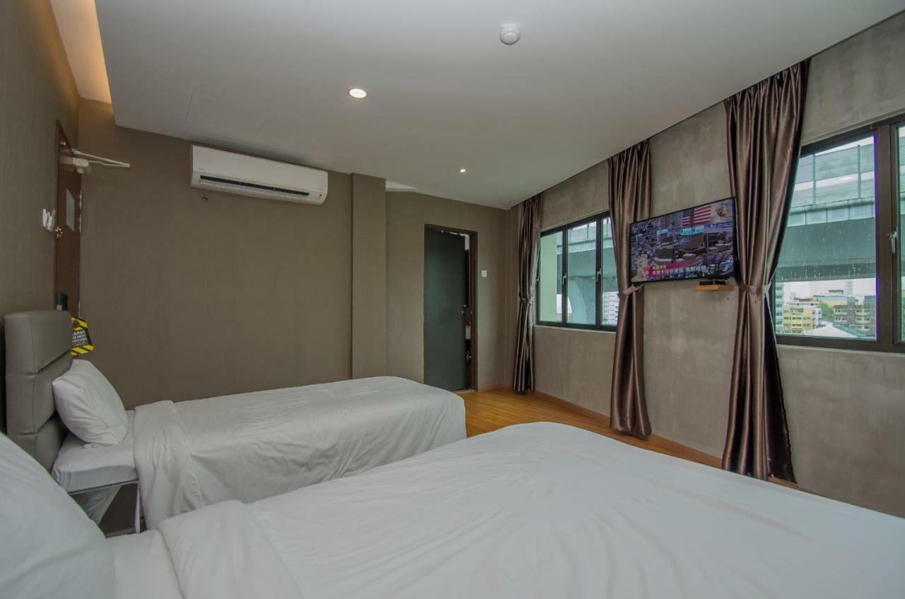 Insta Hotel